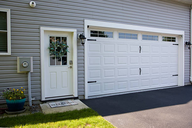 24/7 Emergency Garage Door Panel Replacement experts in Jefferson, OH
